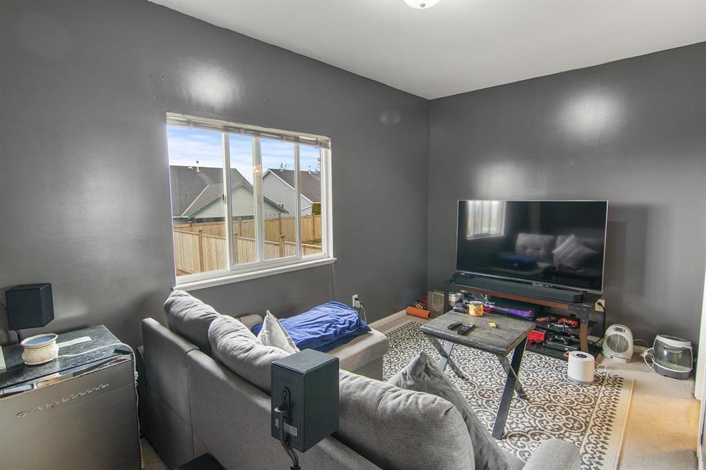 8025 D'herbomez Drive, Mission, British Columbia V2V 7B7 - Photo 17 - R3070604