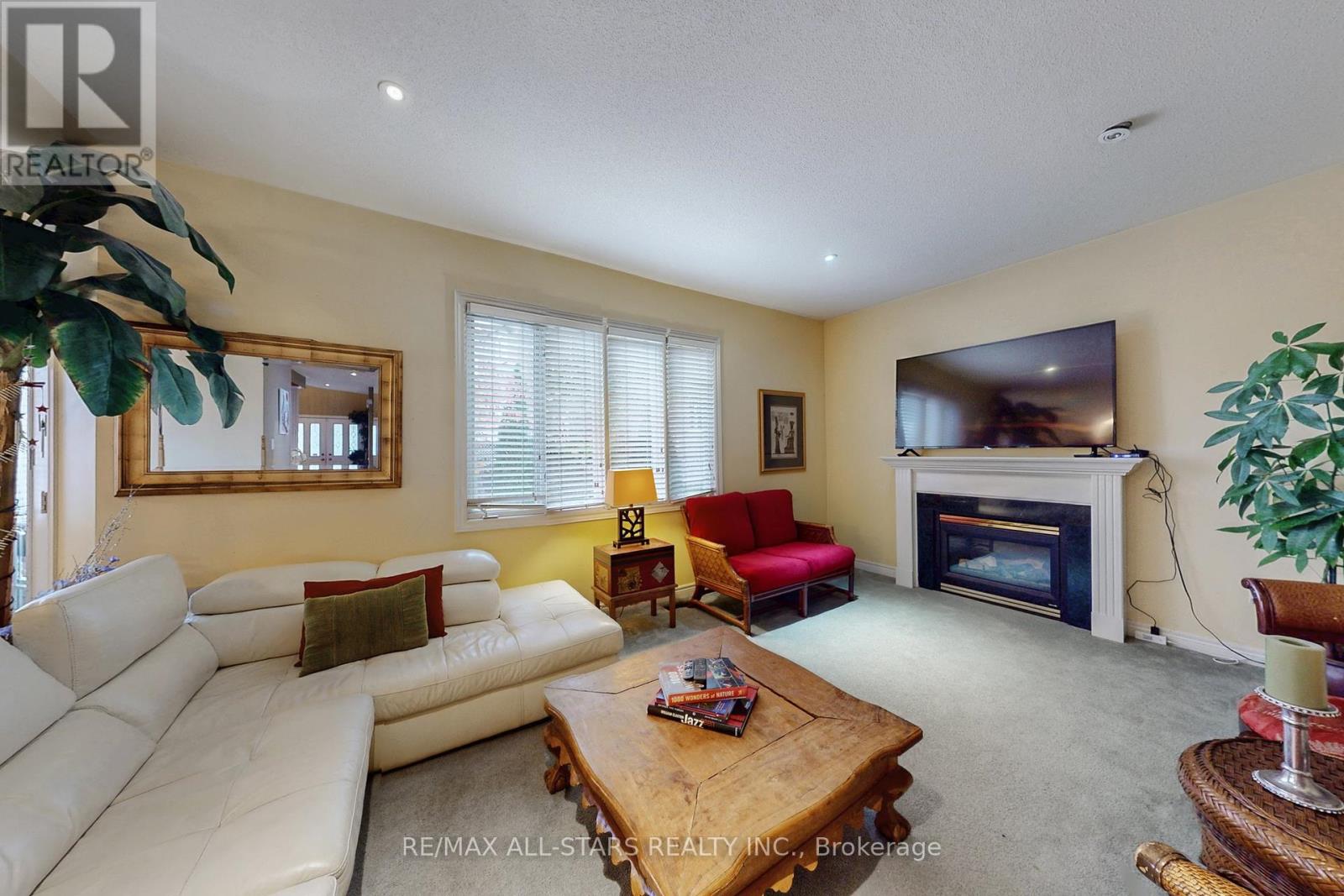 54 Bretton Circle, Markham, Ontario  L3S 3R1 - Photo 10 - N12586978