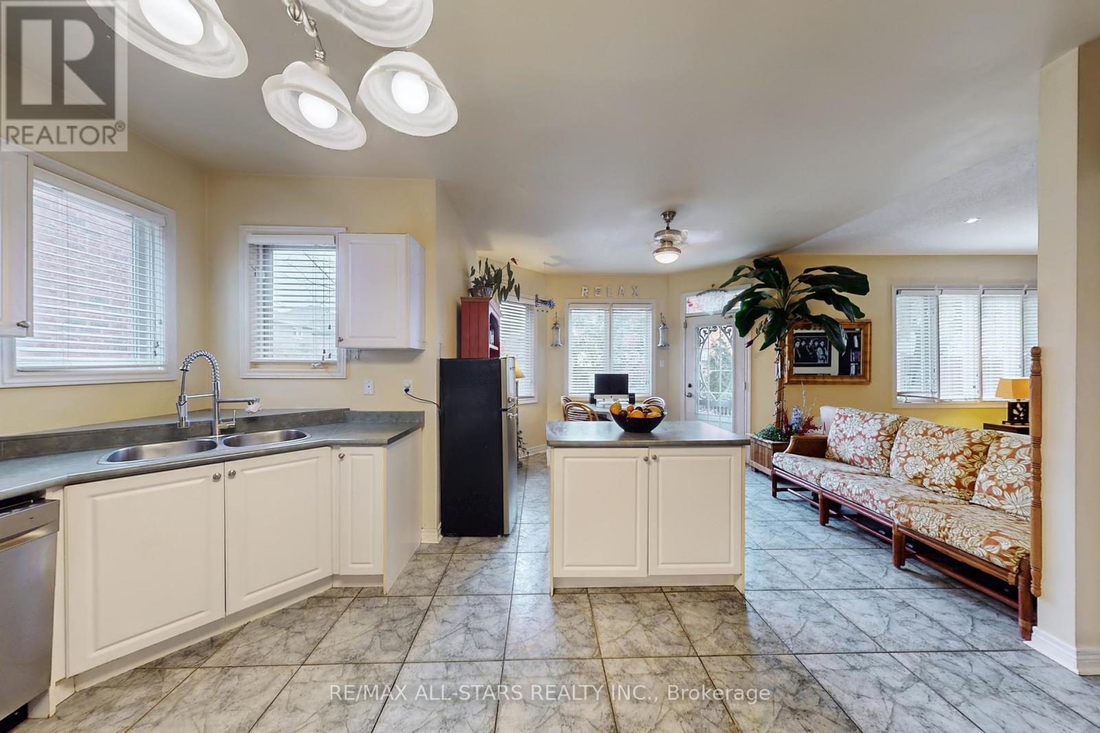 54 Bretton Circle, Markham, Ontario  L3S 3R1 - Photo 16 - N12586978