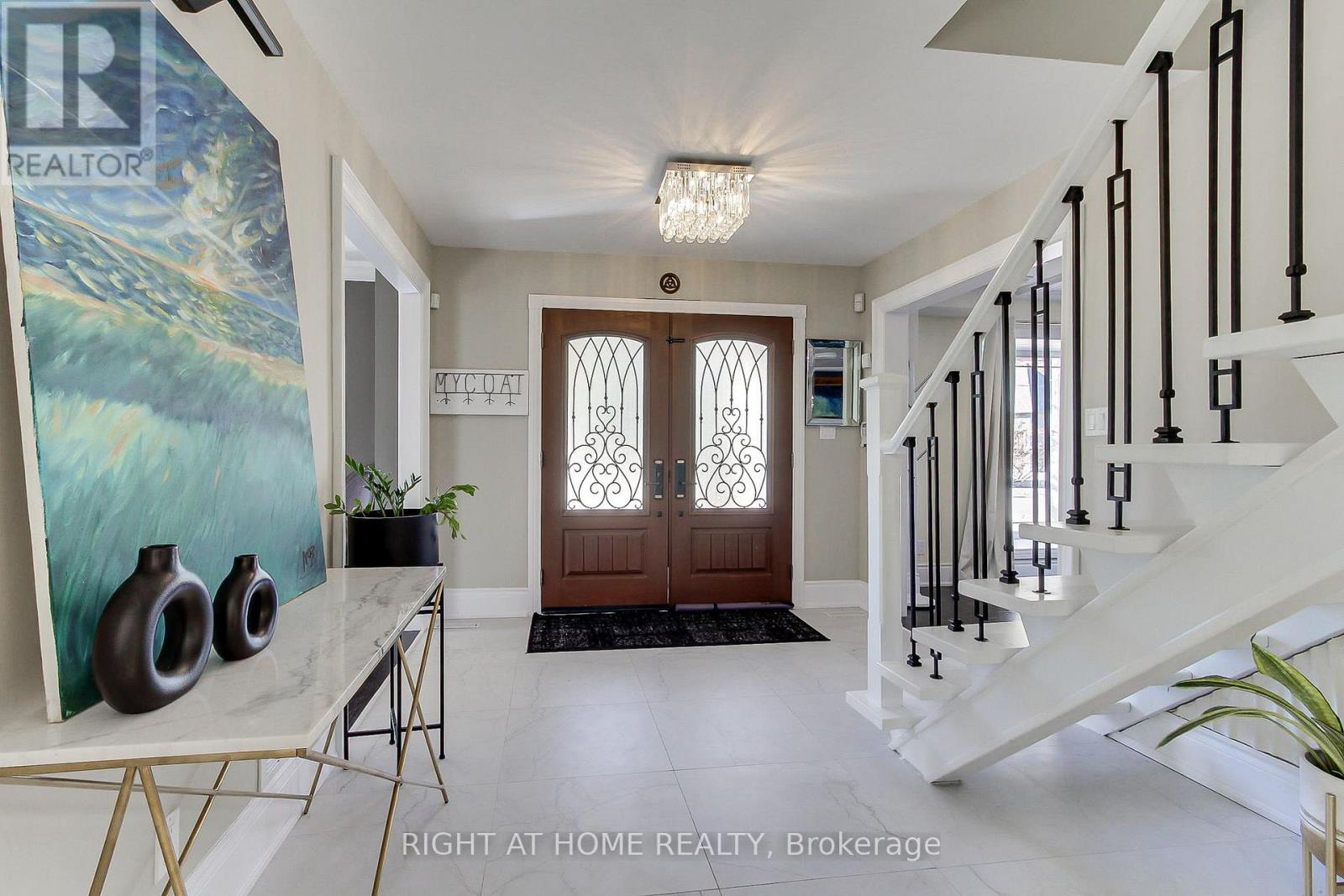 45 Pleasant Avenue, East Gwillimbury, Ontario  L9N 1A2 - Photo 4 - N12597270