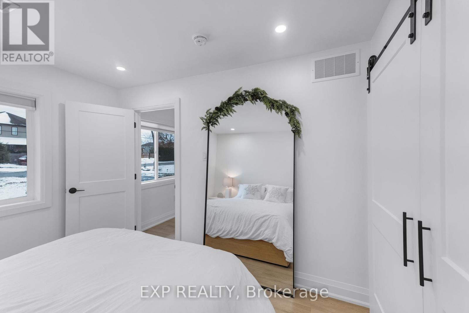 808 Montsell Avenue, Georgina, Ontario  L0E 1S0 - Photo 17 - N12597308