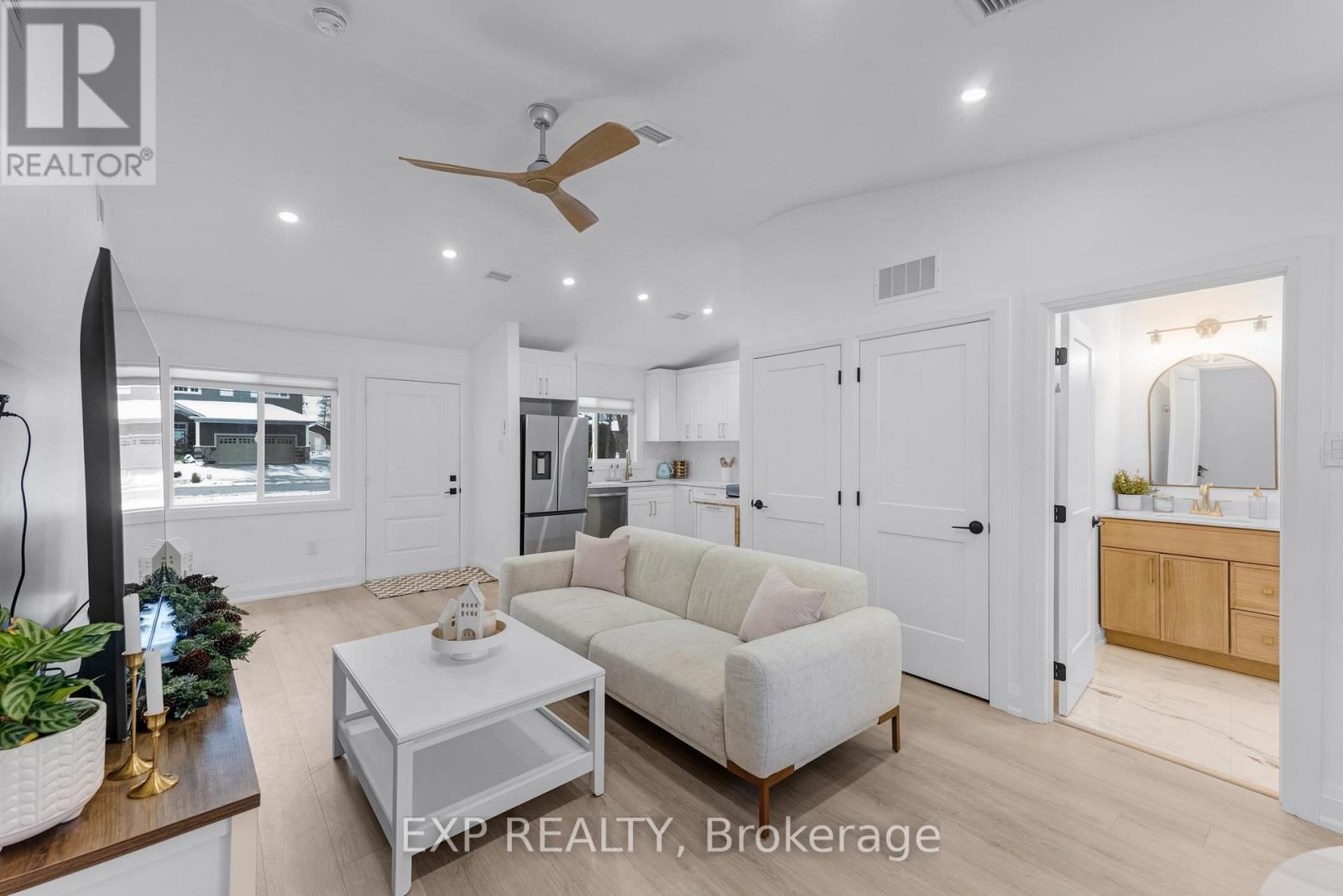 808 Montsell Avenue, Georgina, Ontario  L0E 1S0 - Photo 7 - N12597308