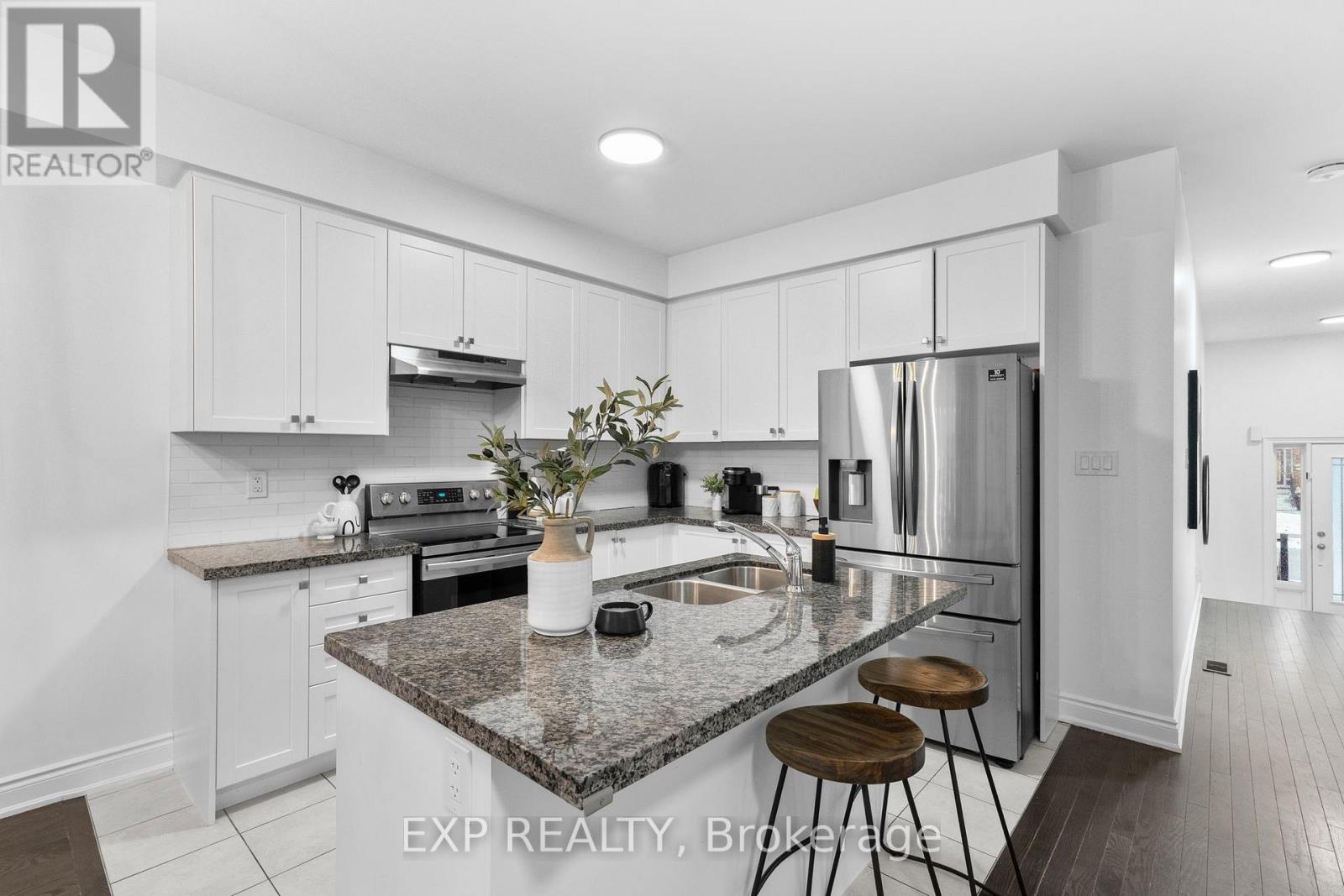 155 Veterans Street, Bradford West Gwillimbury (Bradford), Ontario  L3Z 4H6 - Photo 12 - N12597324