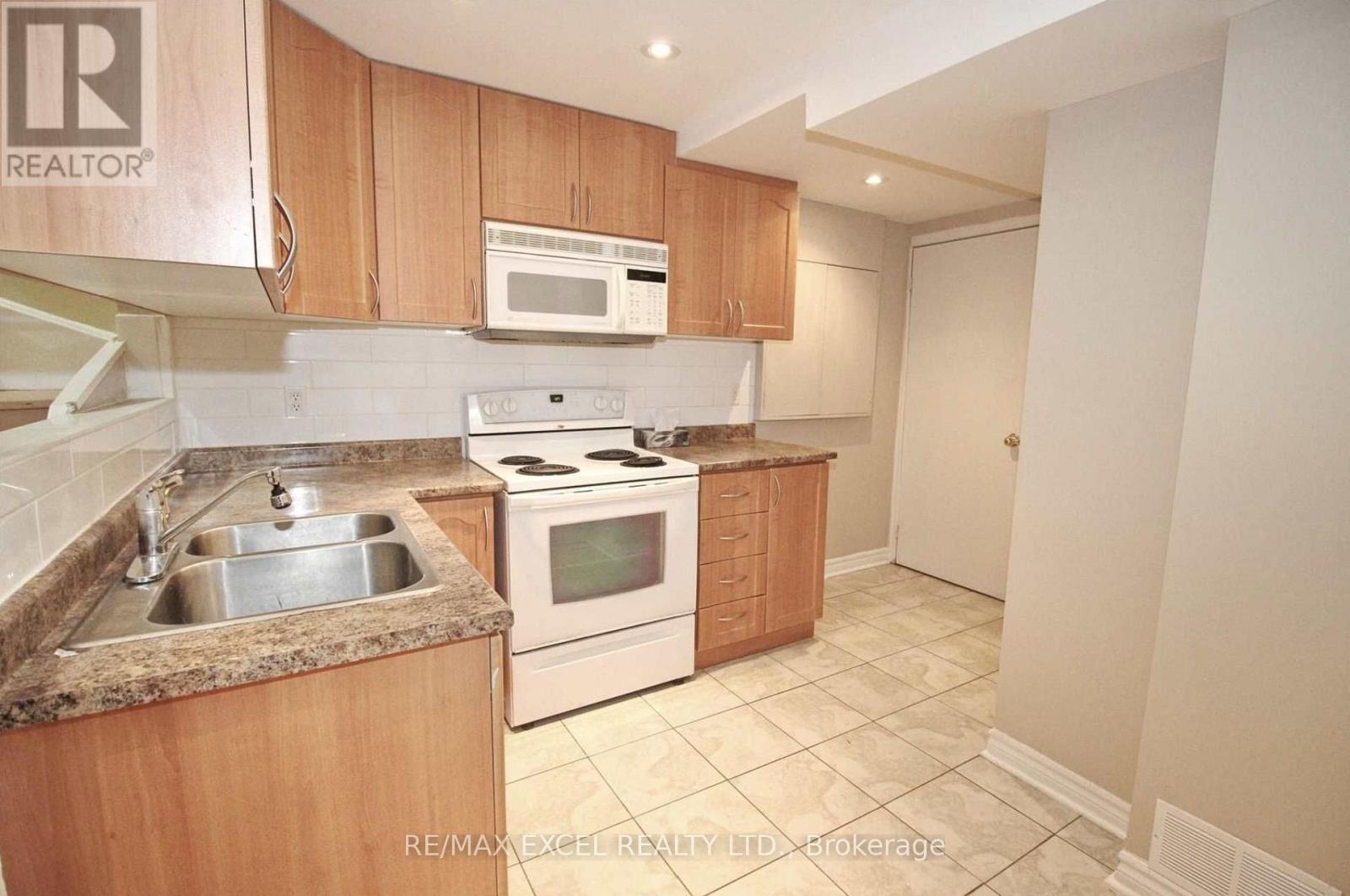 50 Wildflower Drive, Richmond Hill, Ontario  L4E 3Y7 - Photo 37 - N12597332