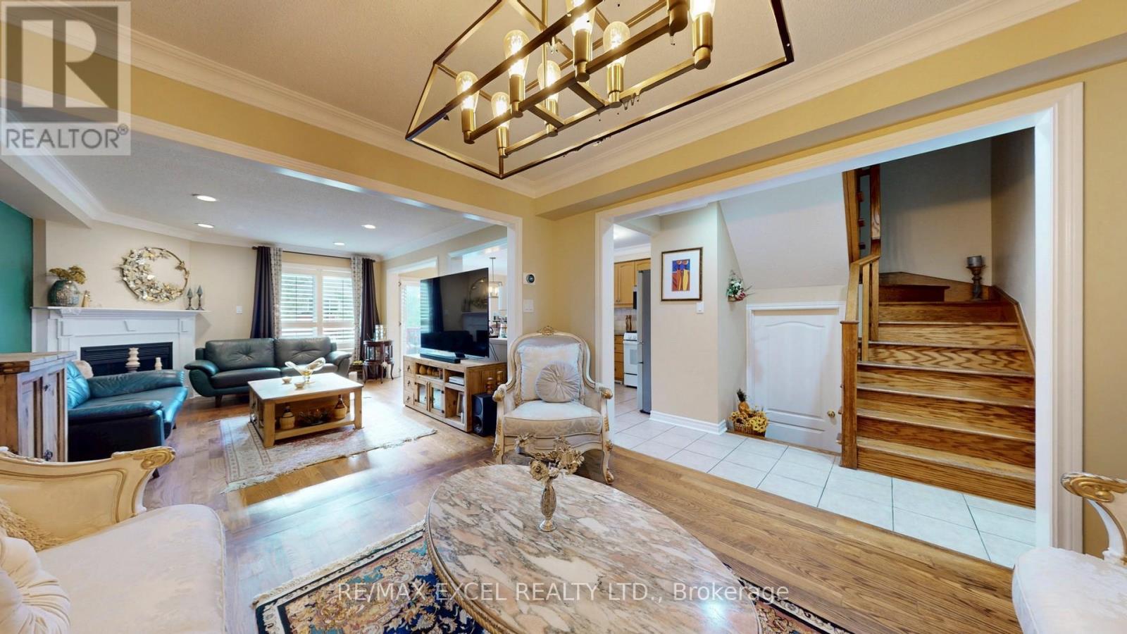 50 Wildflower Drive, Richmond Hill, Ontario  L4E 3Y7 - Photo 5 - N12597332