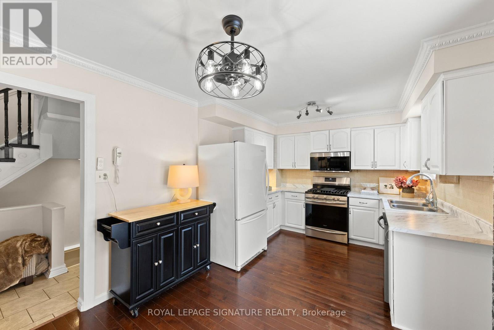 1 Forrestwood Crescent S, East Gwillimbury, Ontario  L9N 1C6 - Photo 16 - N12597416