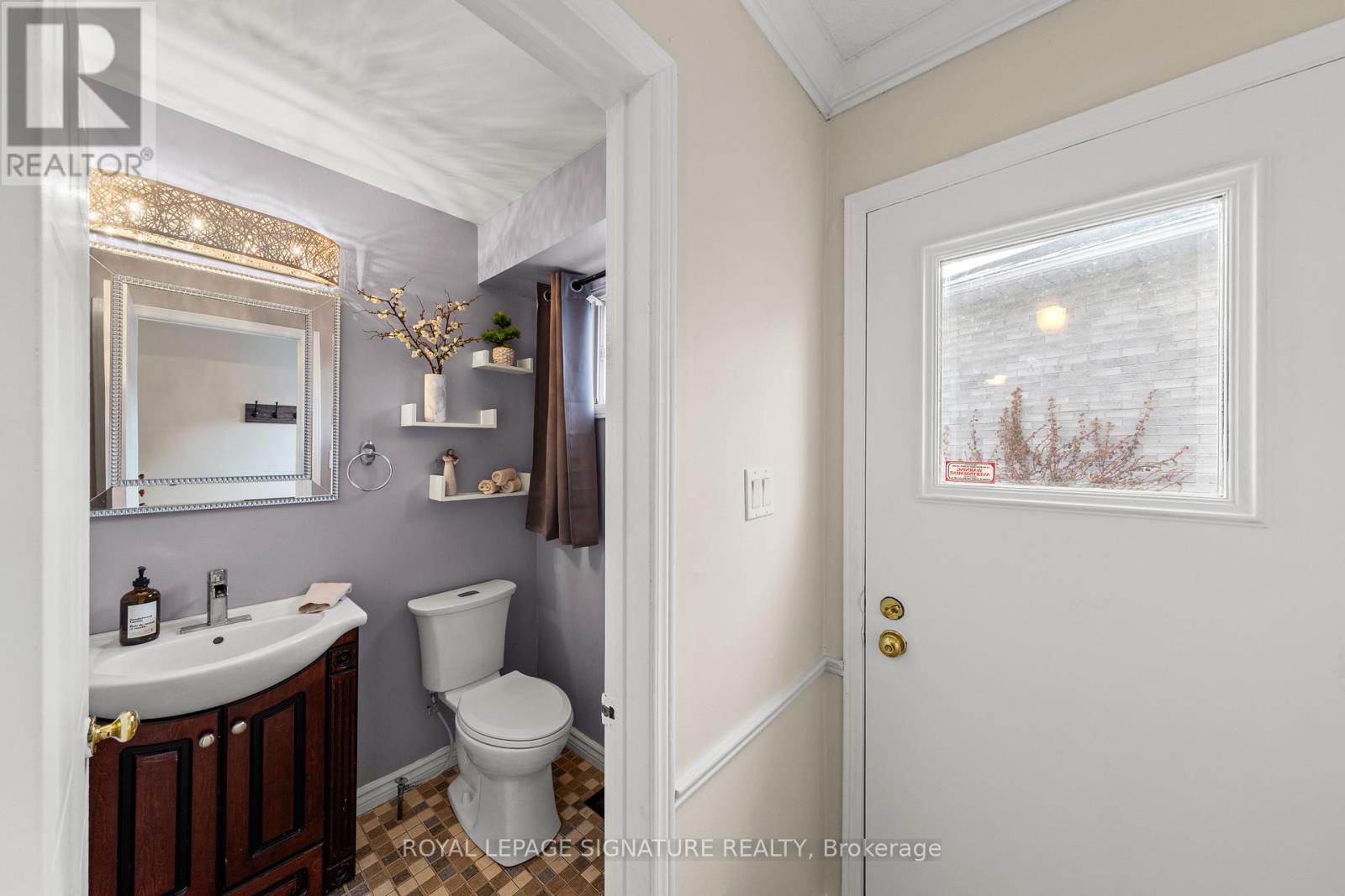 1 Forrestwood Crescent S, East Gwillimbury, Ontario  L9N 1C6 - Photo 21 - N12597416