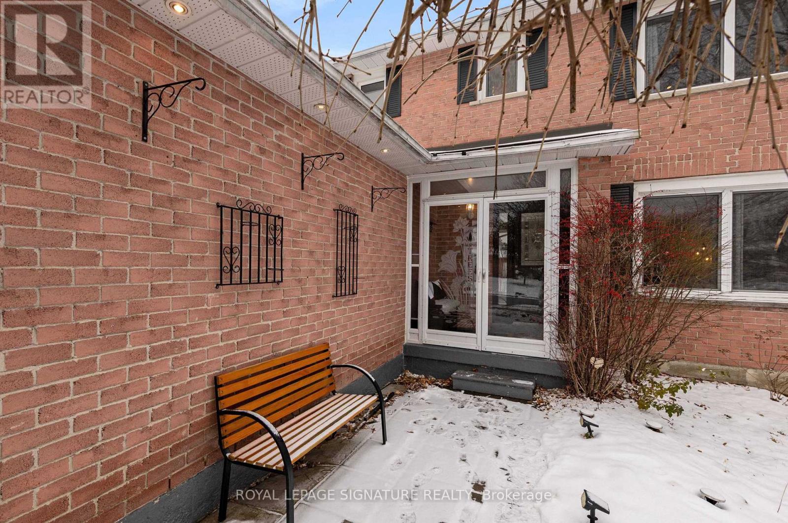 1 Forrestwood Crescent S, East Gwillimbury, Ontario  L9N 1C6 - Photo 4 - N12597416