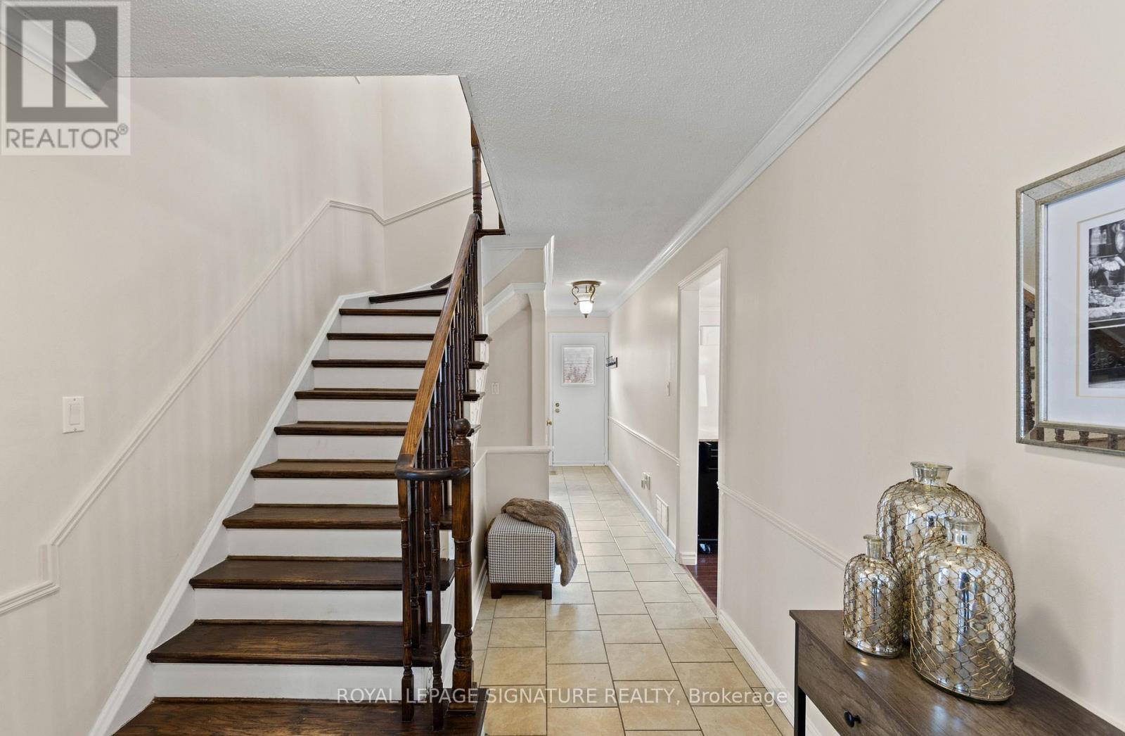 1 Forrestwood Crescent S, East Gwillimbury, Ontario  L9N 1C6 - Photo 6 - N12597416