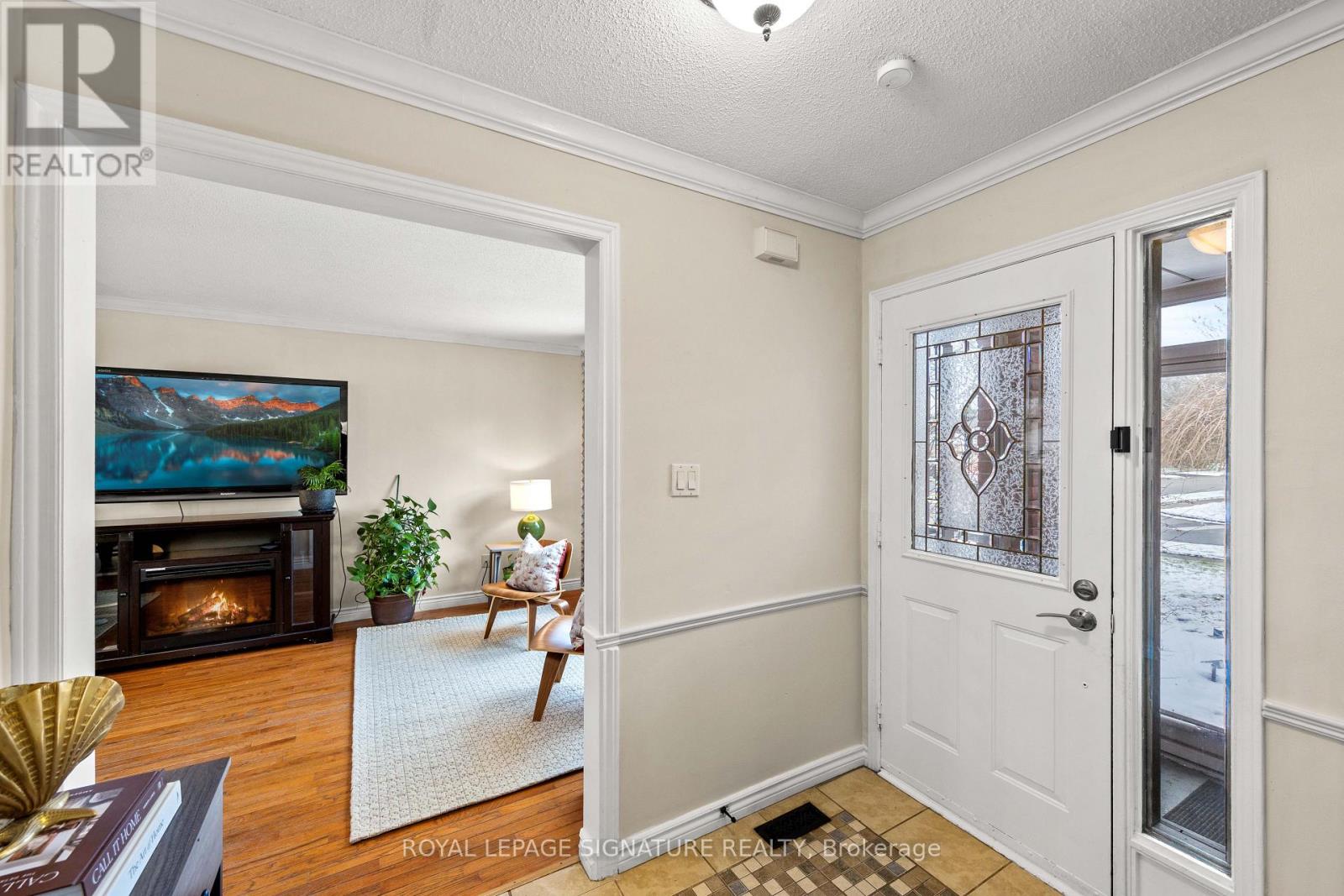 1 Forrestwood Crescent S, East Gwillimbury, Ontario  L9N 1C6 - Photo 7 - N12597416