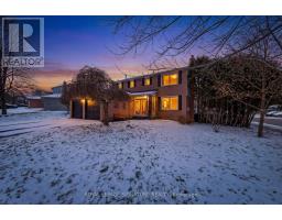 1 FORRESTWOOD CRESCENT S