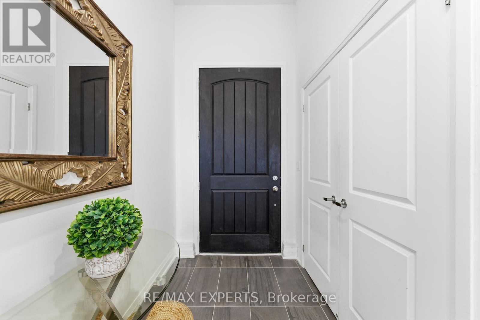 29 Persica Street, Richmond Hill (Oak Ridges), Ontario  L4E 1L3 - Photo 4 - N12597448