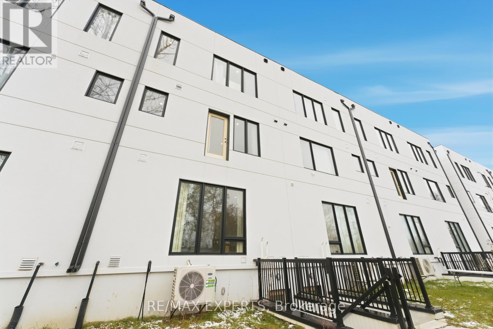 29 Persica Street, Richmond Hill, Ontario  L4E 1L3 - Photo 47 - N12597448