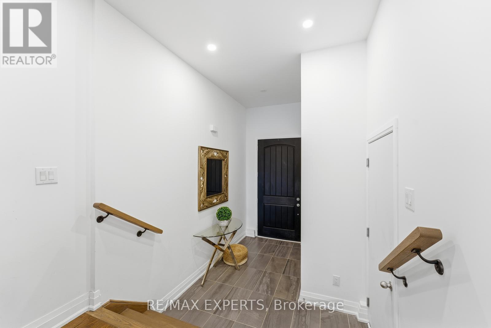 29 Persica Street, Richmond Hill (Oak Ridges), Ontario  L4E 1L3 - Photo 5 - N12597448