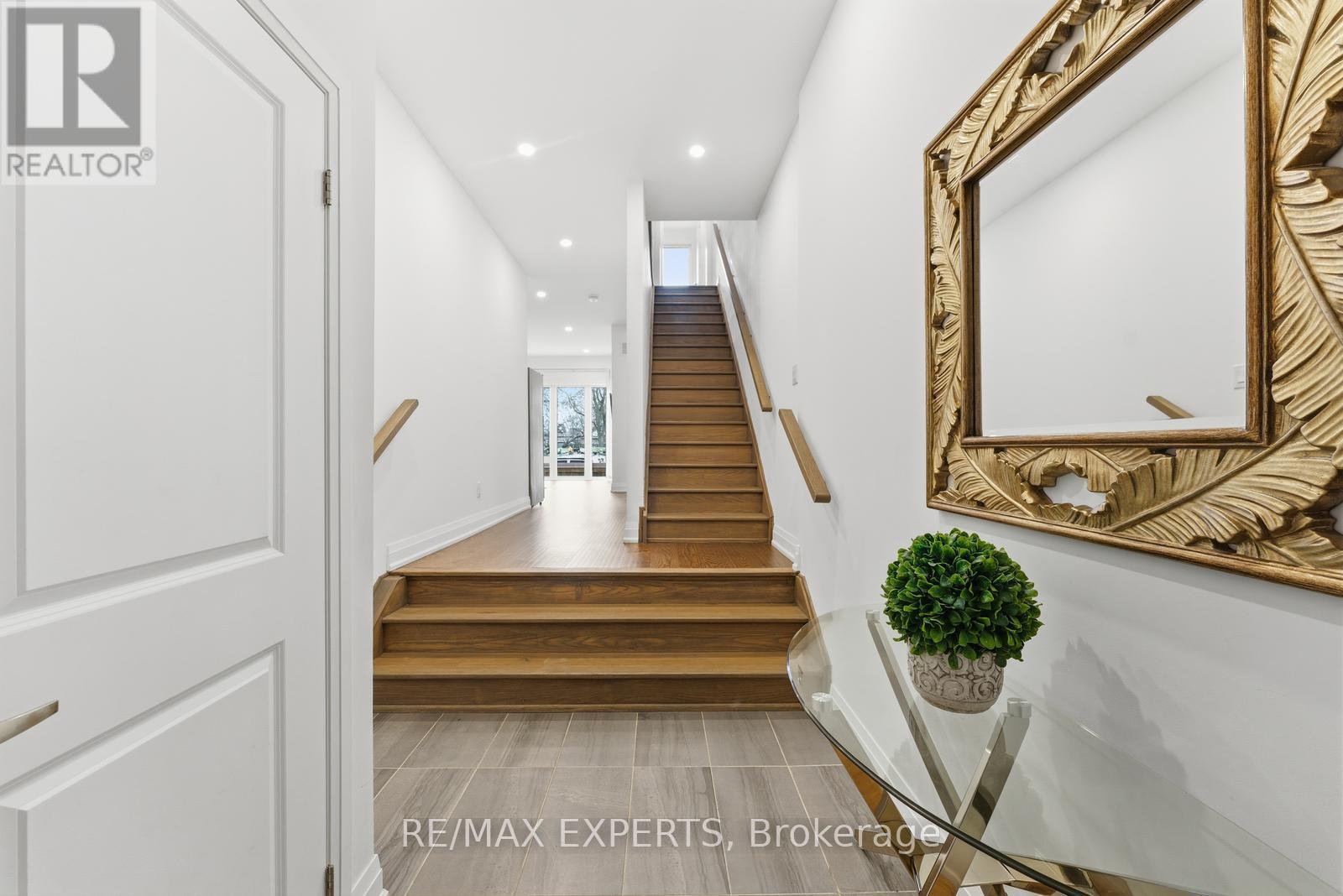 29 Persica Street, Richmond Hill (Oak Ridges), Ontario  L4E 1L3 - Photo 6 - N12597448