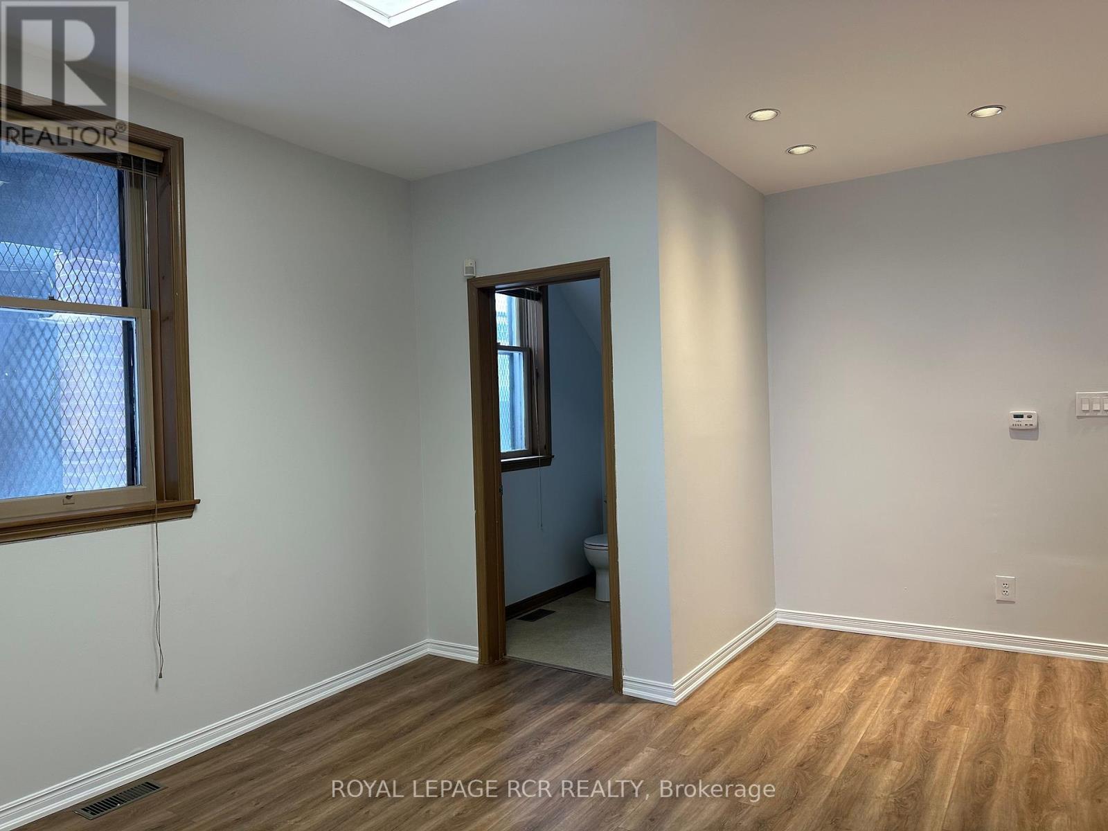 Main - 5 Mill Street, Orangeville, Ontario  L9W 2M2 - Photo 9 - W12159736