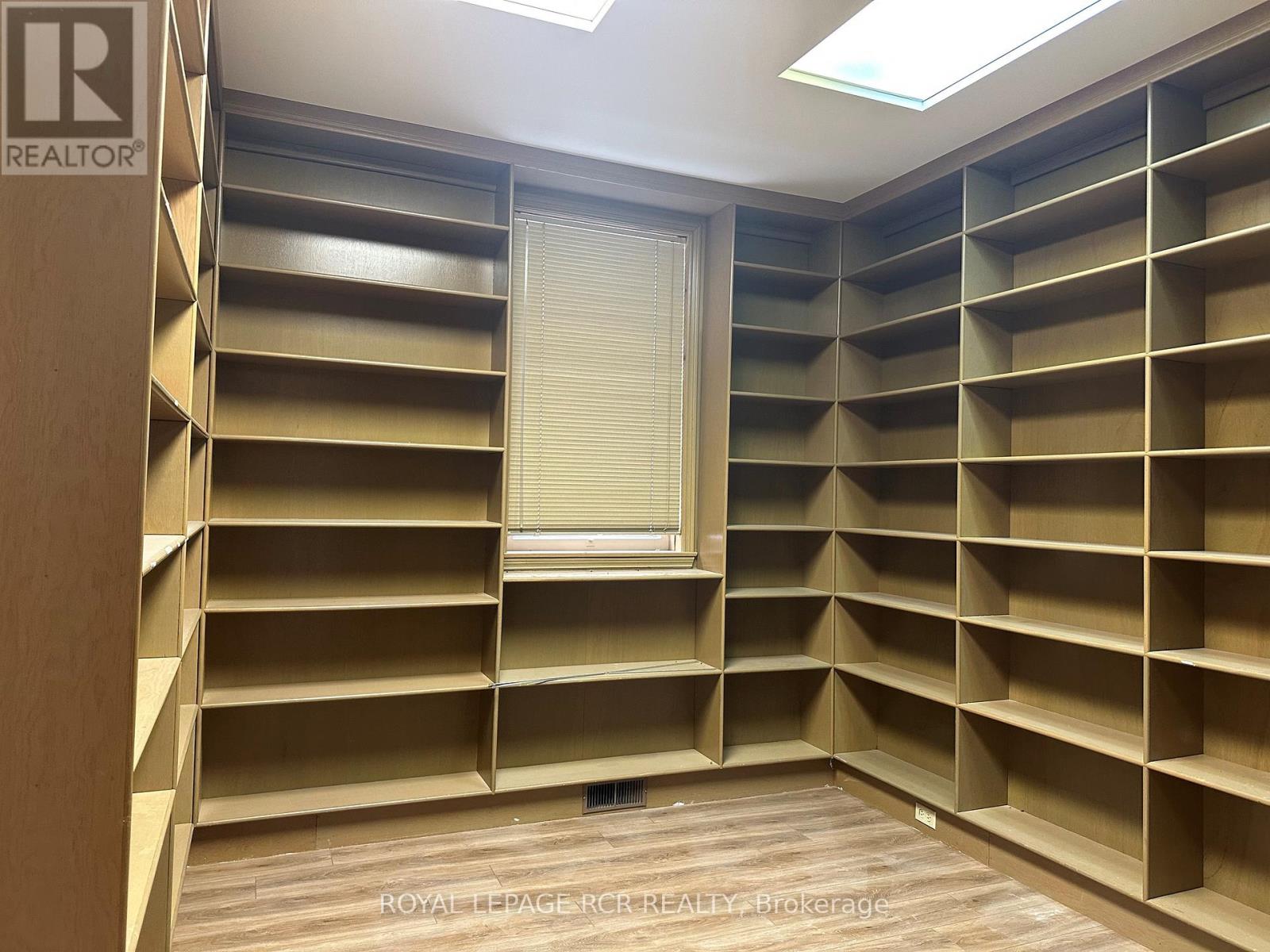 Main - 5 Mill Street, Orangeville, Ontario  L9W 2M2 - Photo 10 - W12159736