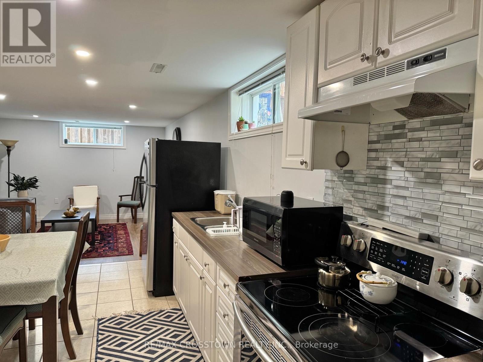 Lower - 69 Marsellus Street, Barrie, Ontario  L4N 8R6 - Photo 3 - S12597266