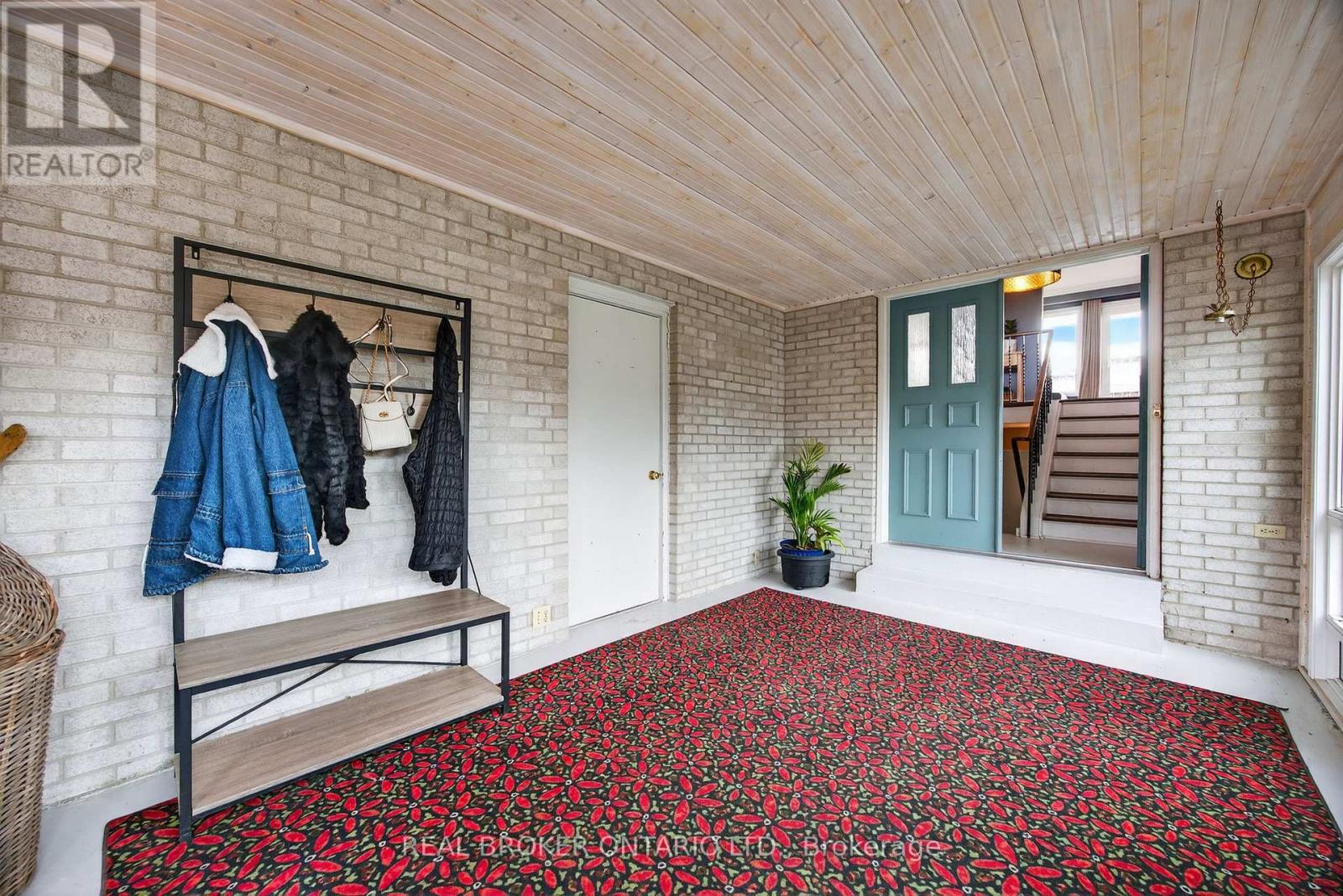 7 Varden Crescent, Barrie, Ontario  L4M 4N8 - Photo 2 - S12597464