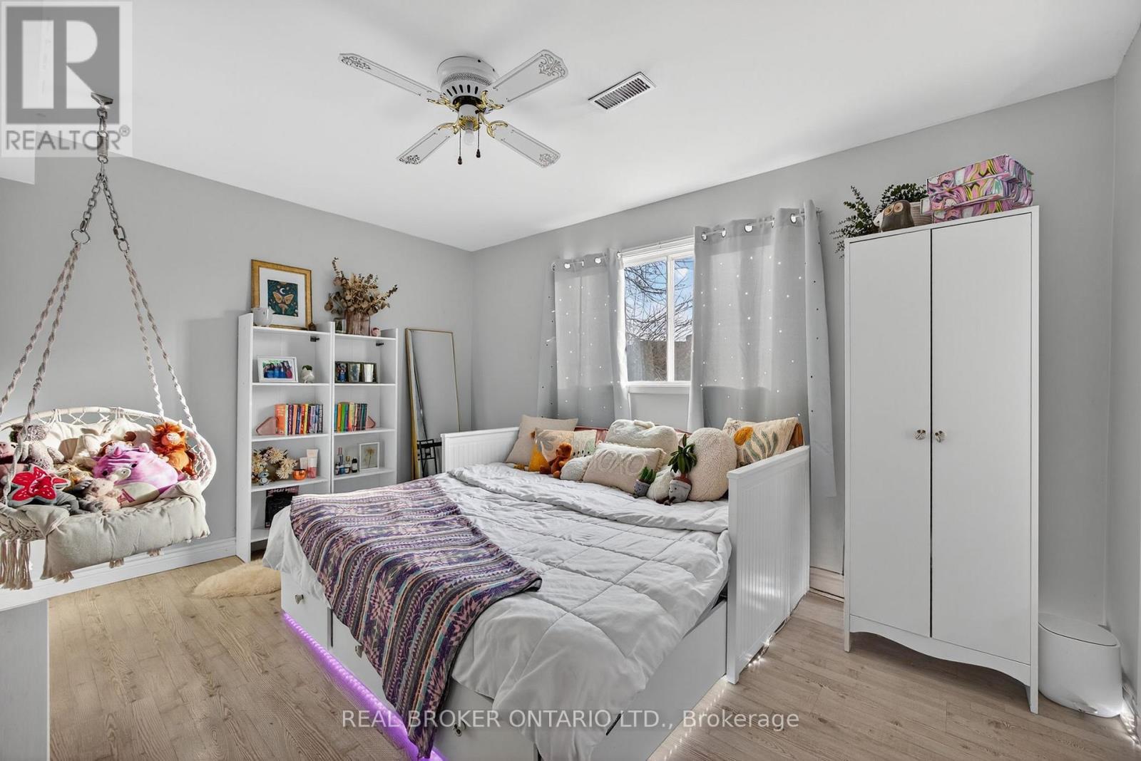 7 Varden Crescent, Barrie, Ontario  L4M 4N8 - Photo 24 - S12597464