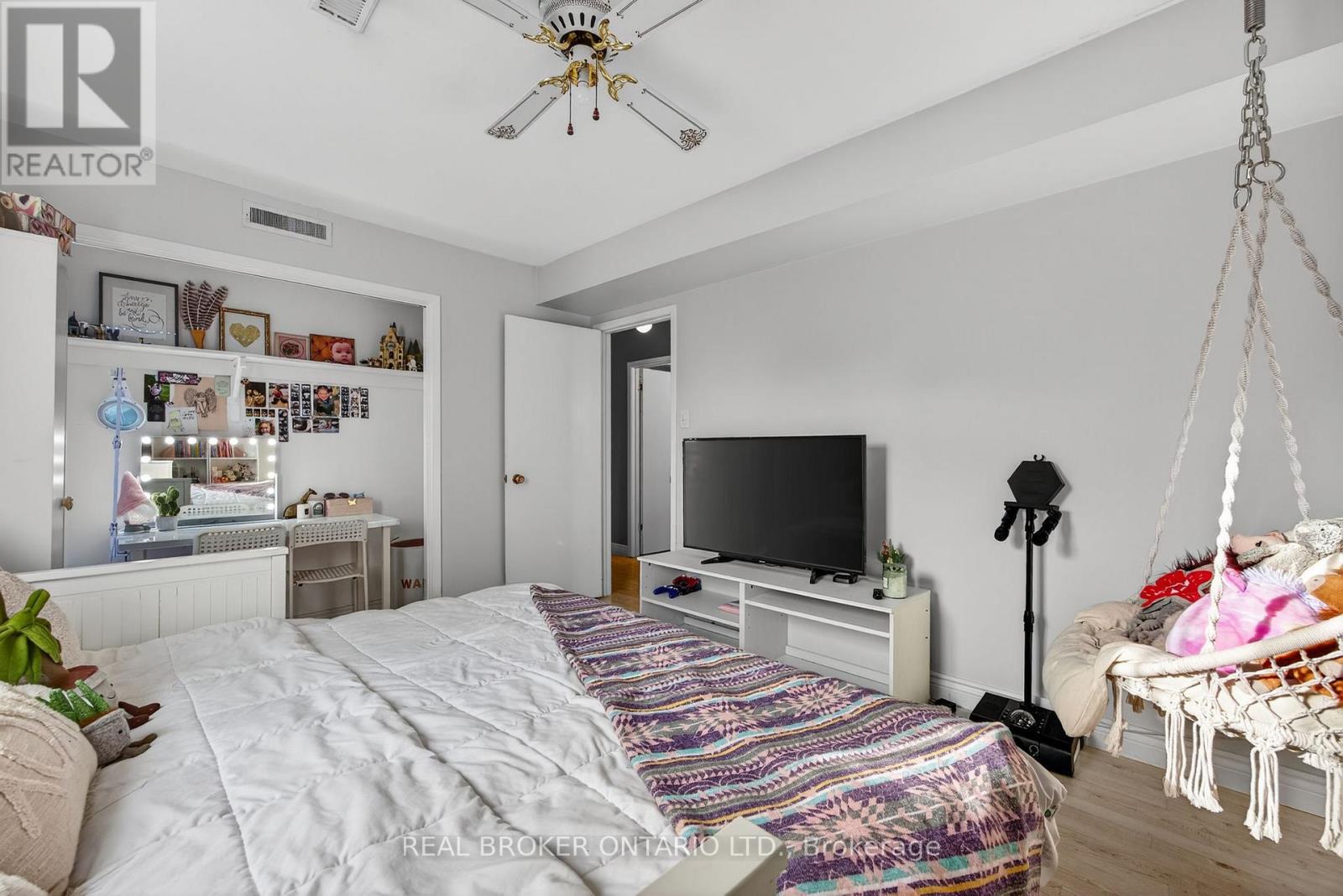 7 Varden Crescent, Barrie, Ontario  L4M 4N8 - Photo 25 - S12597464