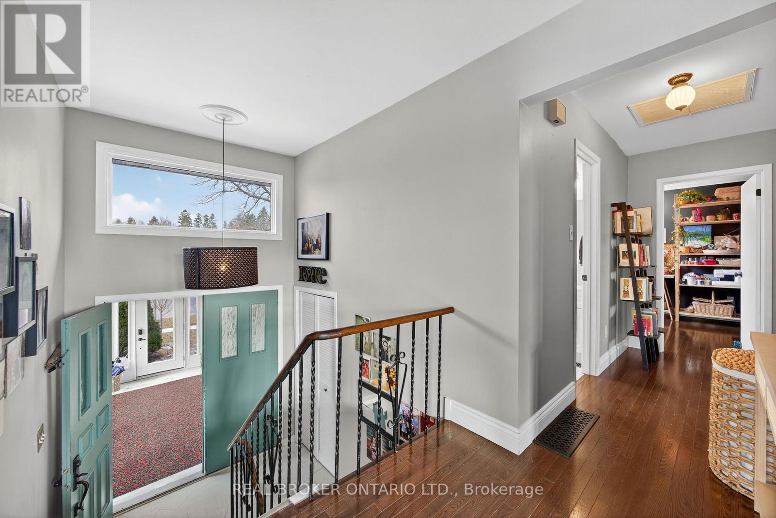 7 Varden Crescent, Barrie, Ontario  L4M 4N8 - Photo 5 - S12597464