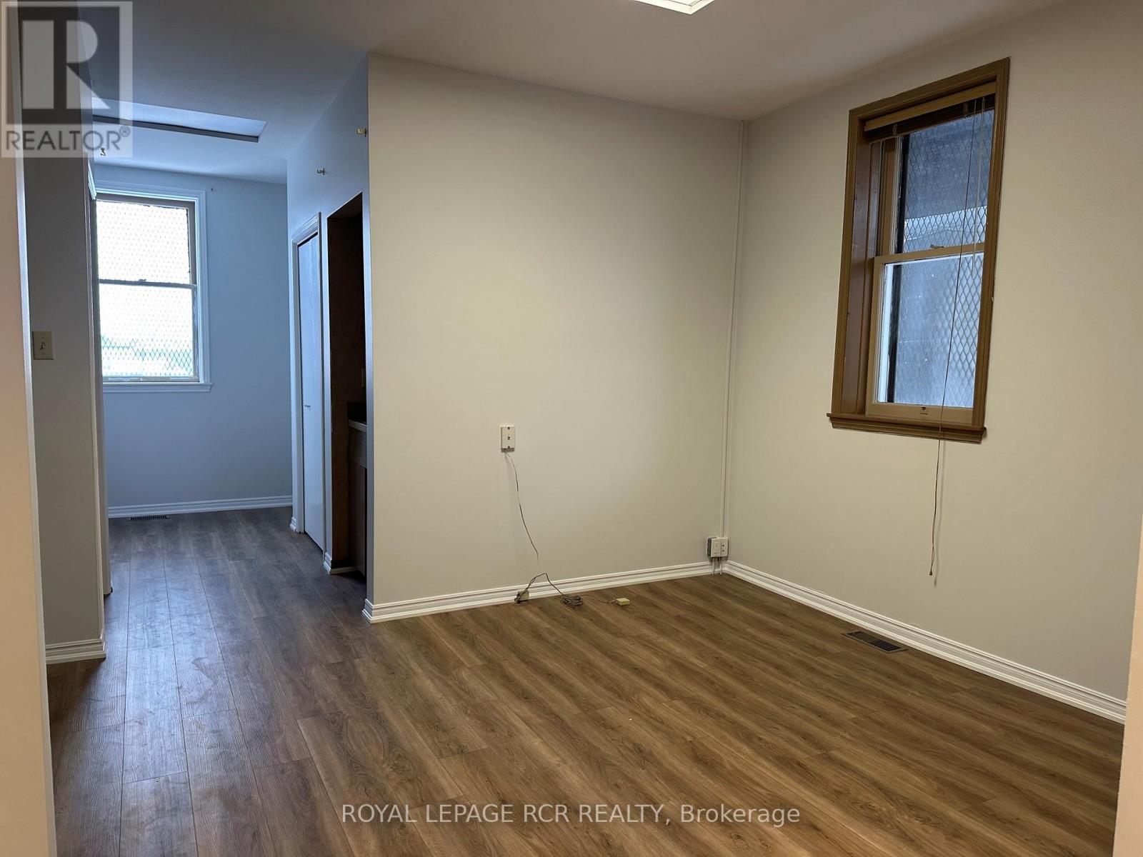 Main - 5 Mill Street, Orangeville, Ontario  L9W 2M2 - Photo 4 - W12159736