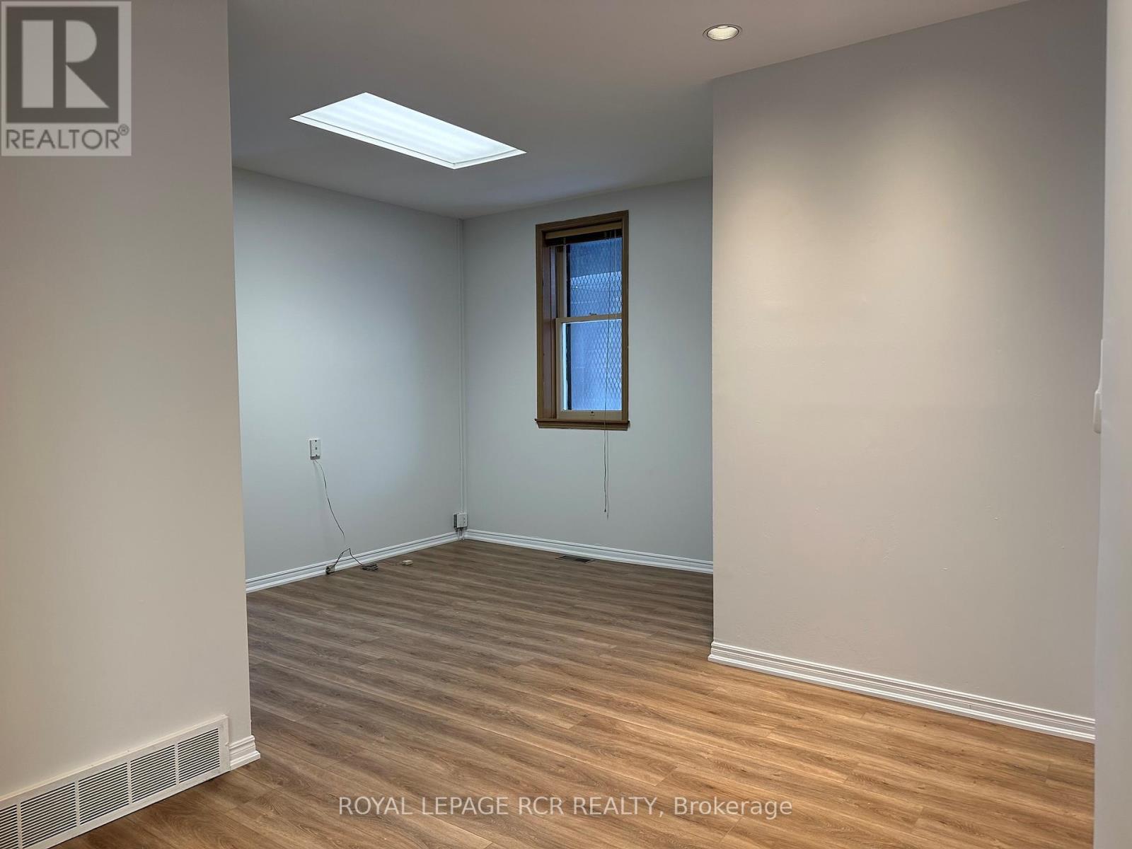 Main - 5 Mill Street, Orangeville, Ontario  L9W 2M2 - Photo 7 - W12159736