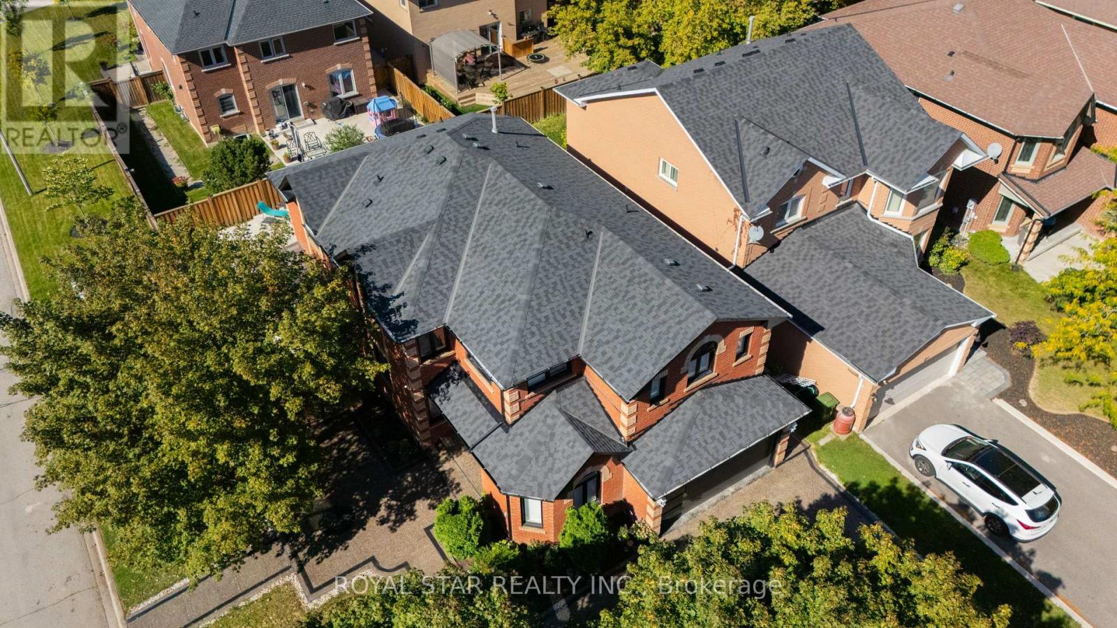 22 Livingston Drive, Caledon, Ontario  L7C 1A1 - Photo 3 - W12597274