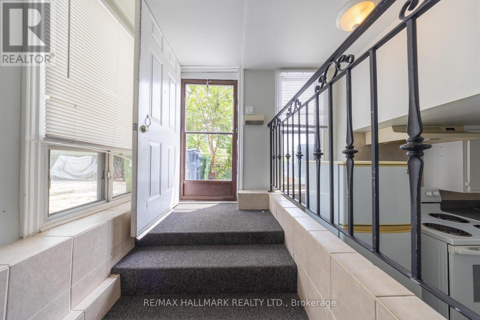 Lower - 1366 Davenport Road, Toronto, Ontario  M6H 2G9 - Photo 3 - W12597314