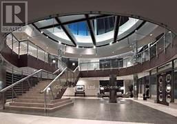 1807 - 3880 Duke Of York Boulevard, Mississauga, Ontario  L5B 4M7 - Photo 3 - W12597318