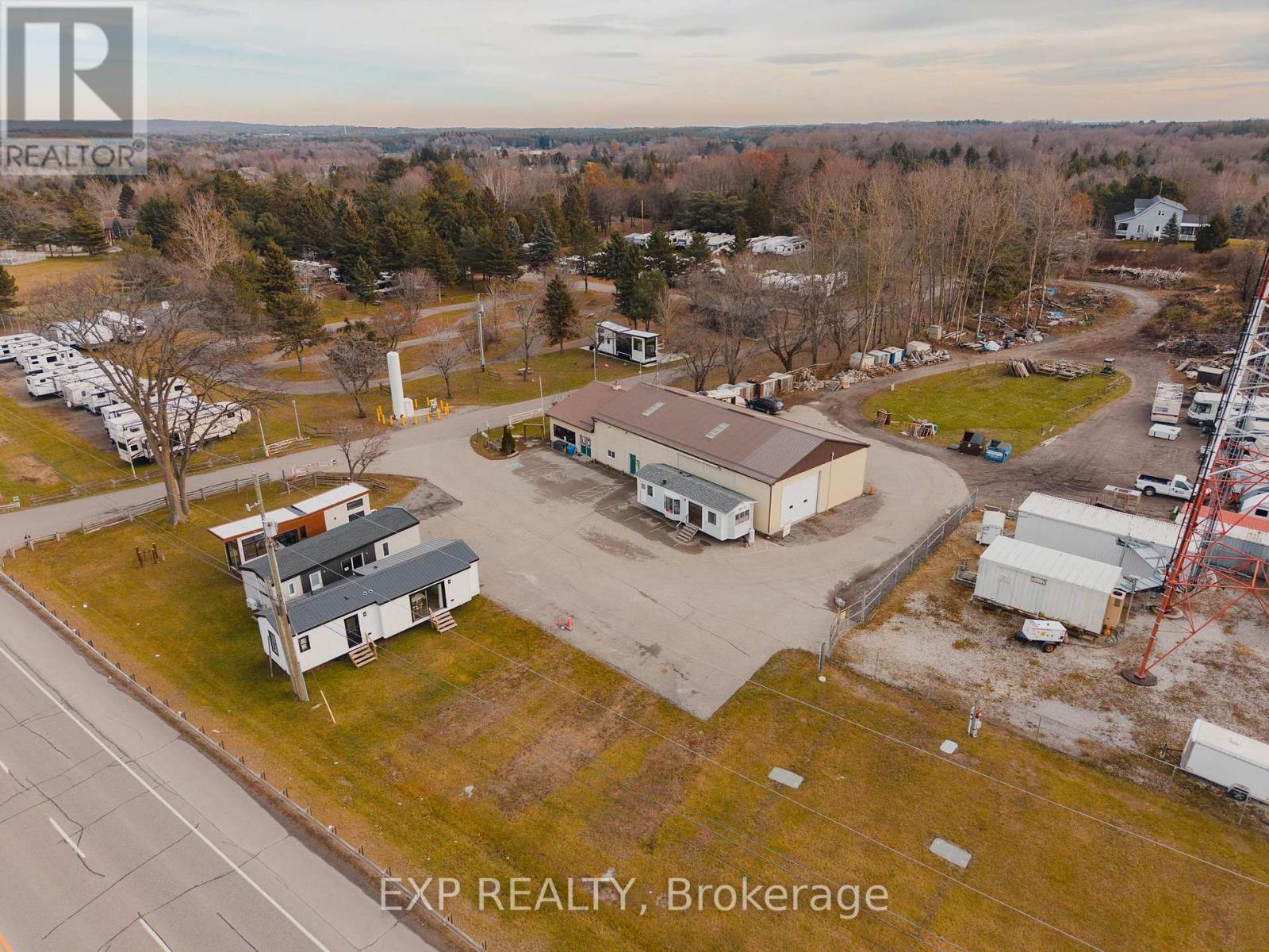 8431 Highway 9 Highway, Caledon, Ontario  L7E 0E8 - Photo 3 - W12597328