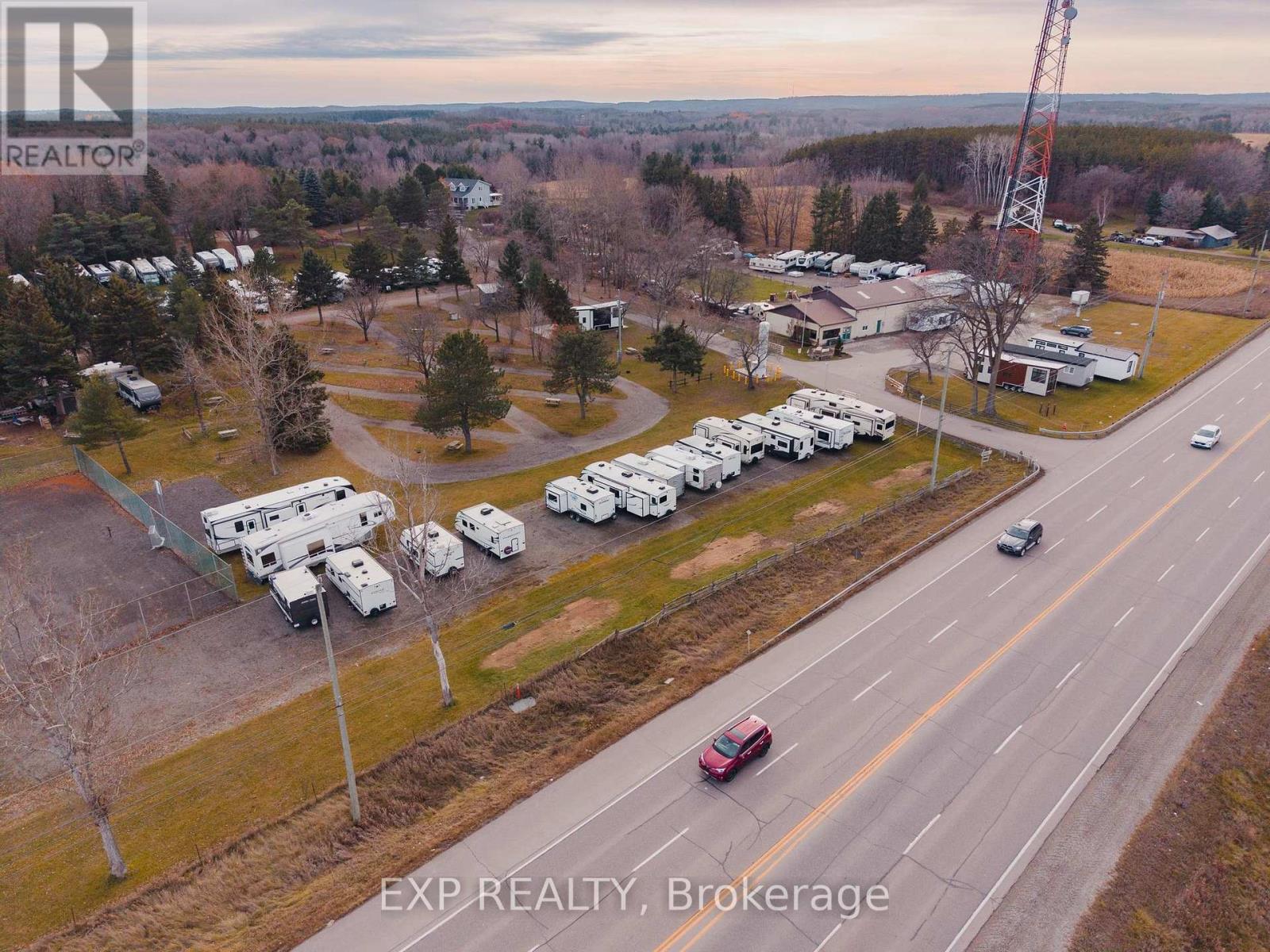 8431 Highway 9 Highway, Caledon, Ontario  L7E 0E8 - Photo 4 - W12597328