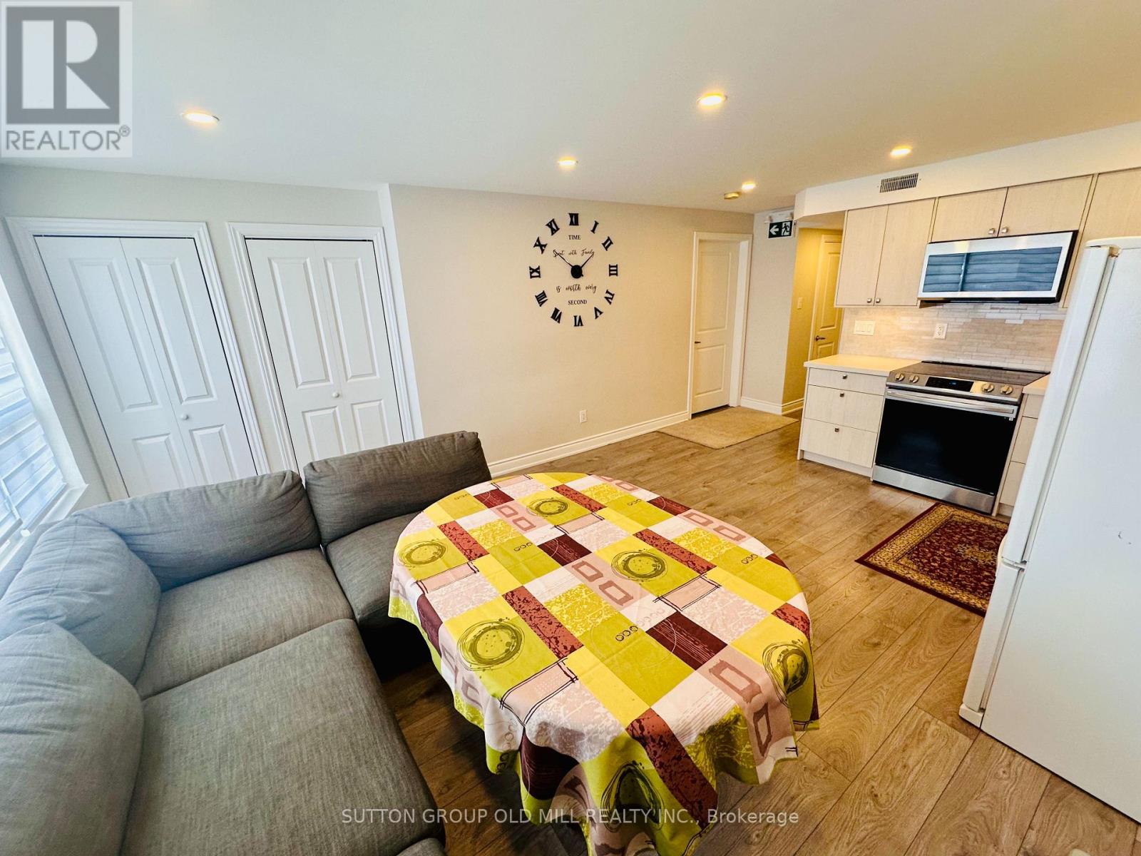 1032 Burnhamthorpe Road E, Mississauga, Ontario  L4Y 2X6 - Photo 10 - W12597348