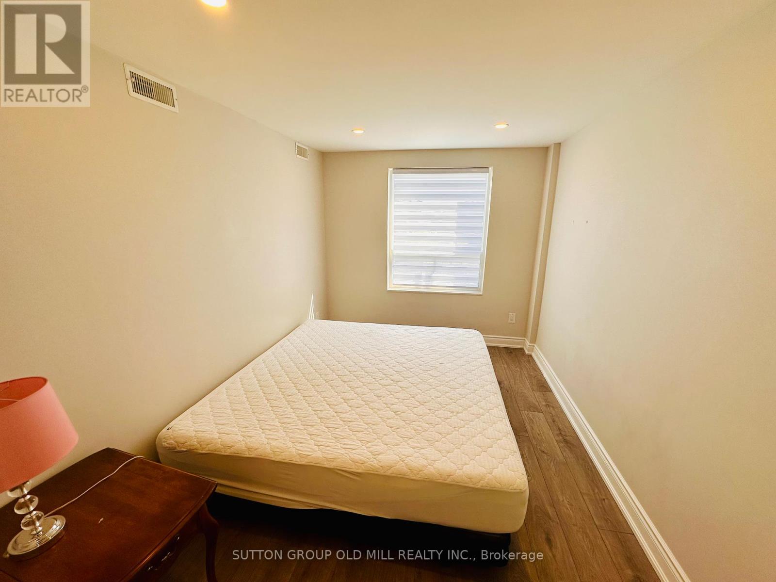 1032 Burnhamthorpe Road E, Mississauga, Ontario  L4Y 2X6 - Photo 14 - W12597348