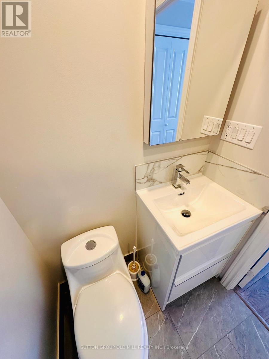 1032 Burnhamthorpe Road E, Mississauga, Ontario  L4Y 2X6 - Photo 17 - W12597348