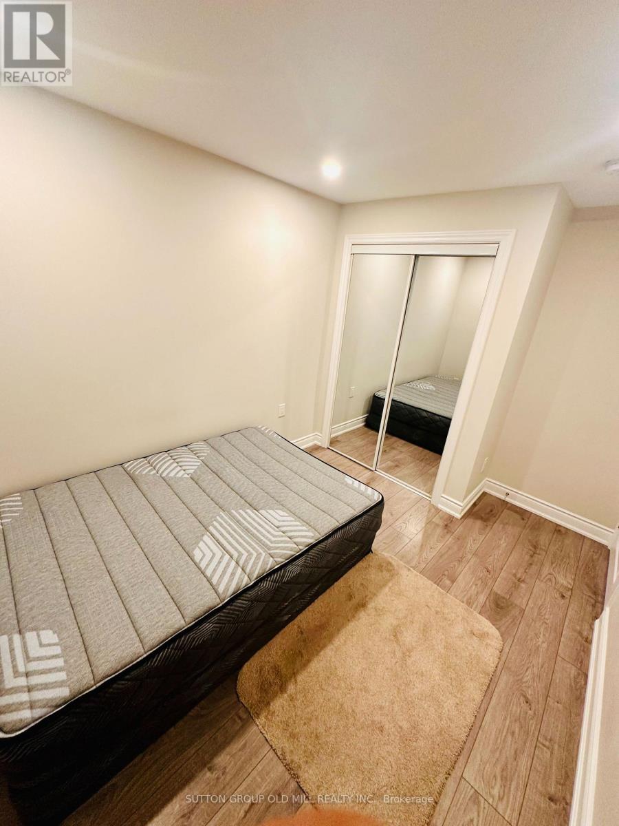 1032 Burnhamthorpe Road E, Mississauga, Ontario  L4Y 2X6 - Photo 25 - W12597348