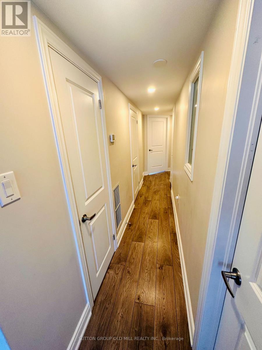 1032 Burnhamthorpe Road E, Mississauga, Ontario  L4Y 2X6 - Photo 26 - W12597348