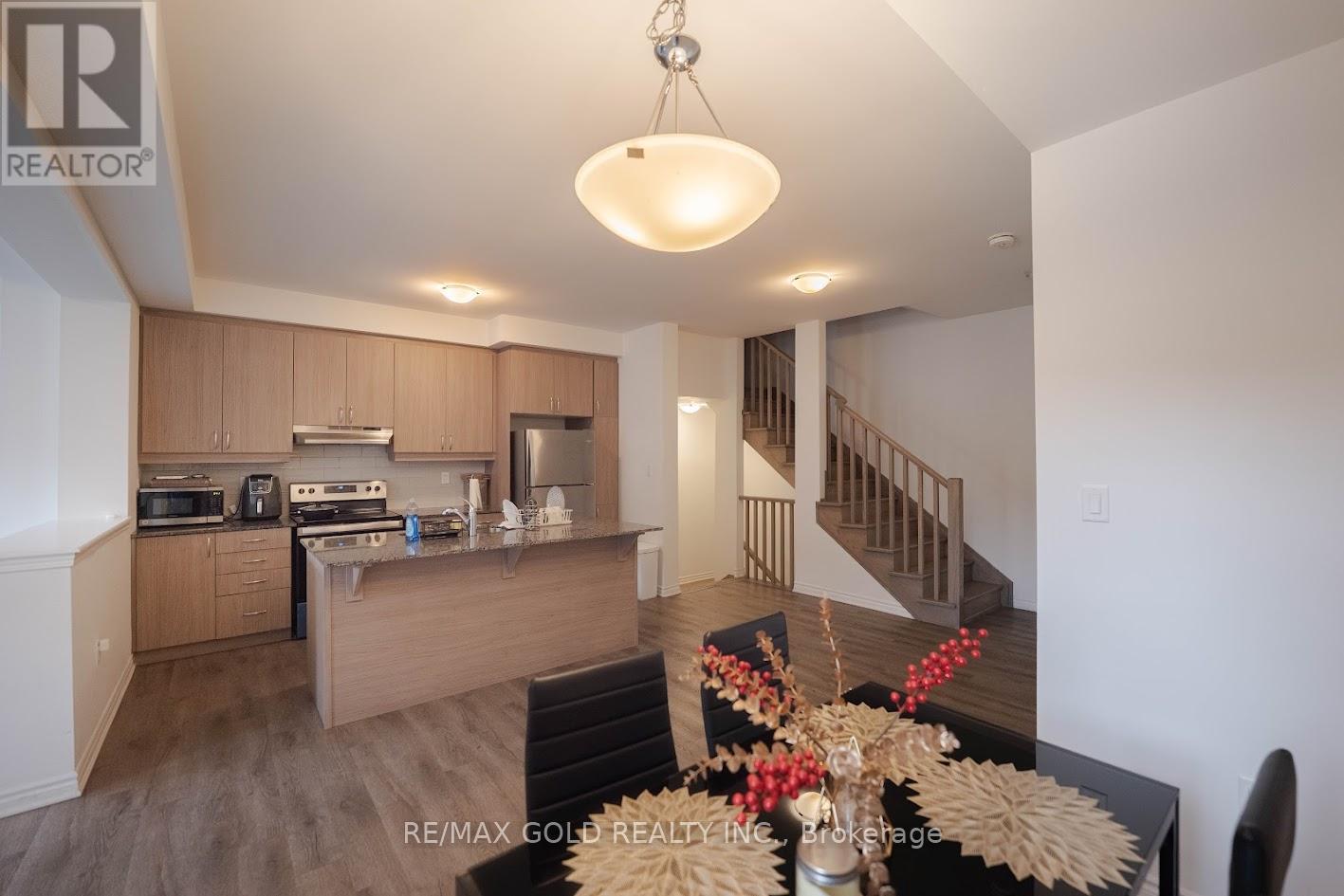 3 Melmar Street, Brampton, Ontario  L7A 0B6 - Photo 10 - W12597350