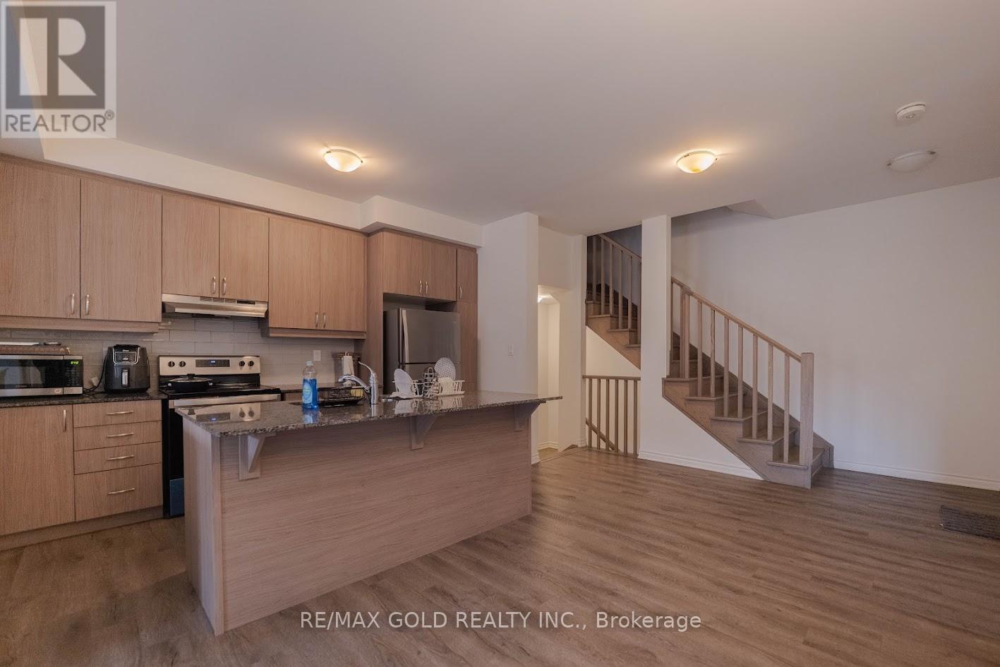 3 Melmar Street, Brampton, Ontario  L7A 0B6 - Photo 11 - W12597350