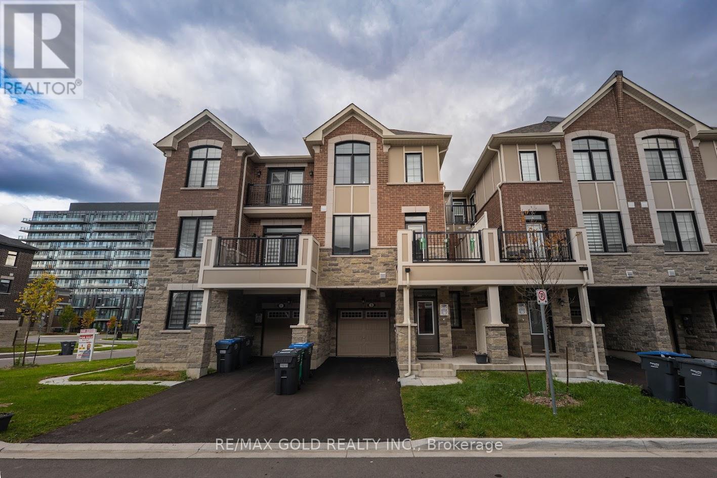 3 Melmar Street, Brampton, Ontario  L7A 0B6 - Photo 2 - W12597350