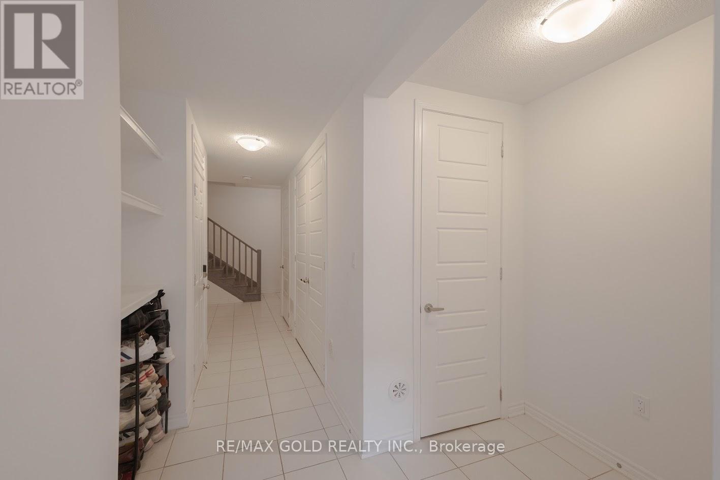 3 Melmar Street, Brampton, Ontario  L7A 0B6 - Photo 5 - W12597350