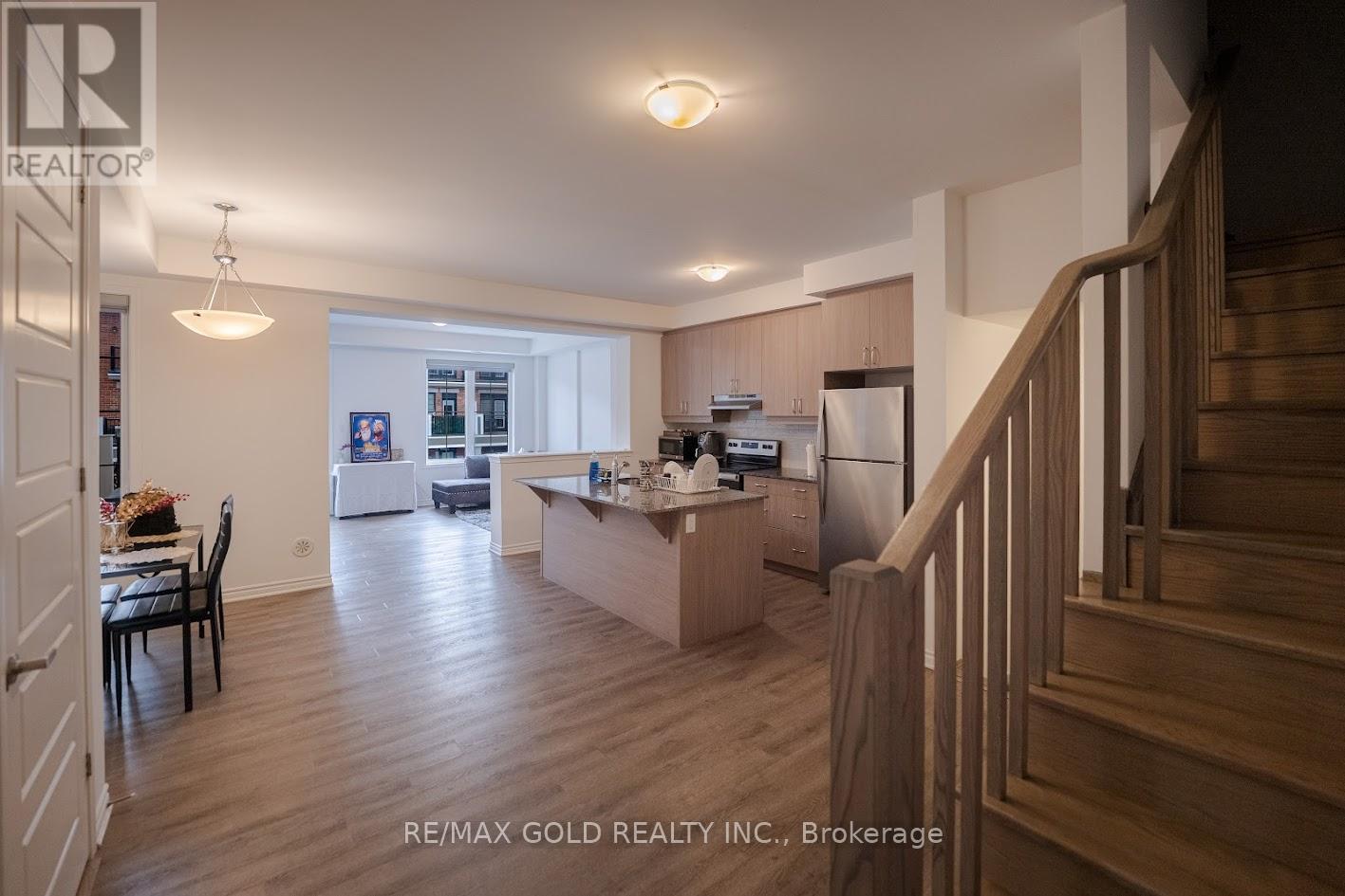 3 Melmar Street, Brampton, Ontario  L7A 0B6 - Photo 8 - W12597350