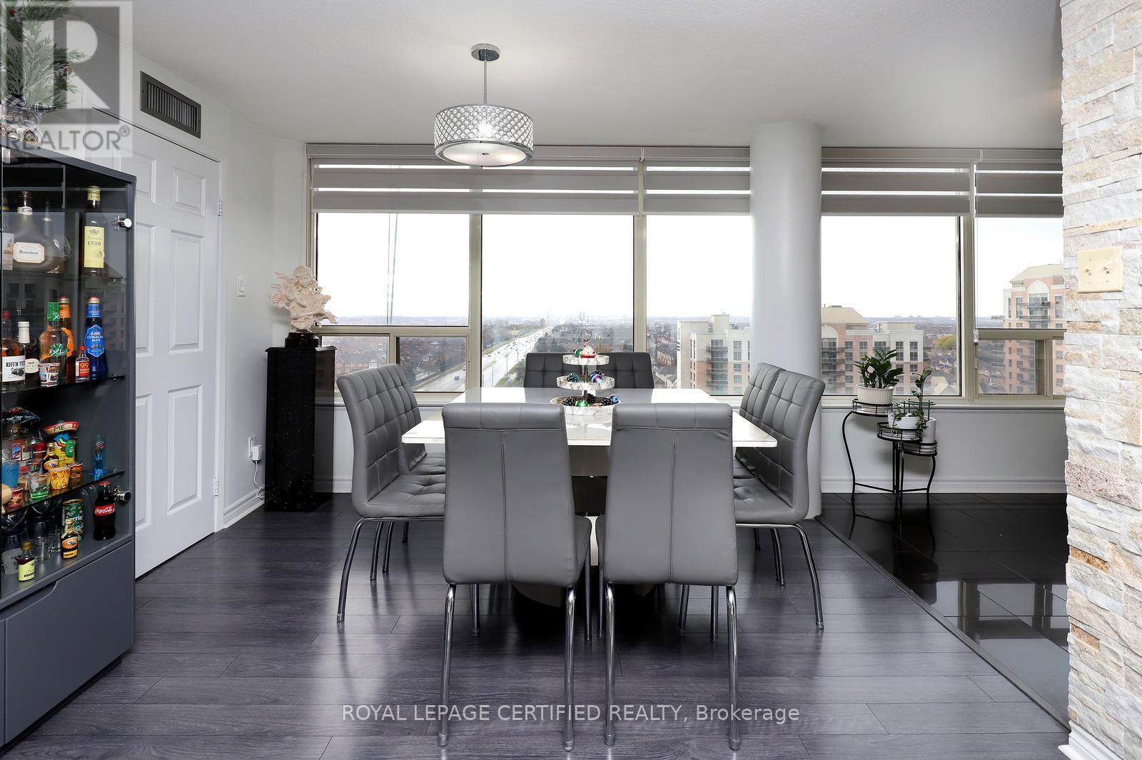 1409 - 700 Constellation Drive, Mississauga (Hurontario), Ontario  L5R 3G8 - Photo 10 - W12597354