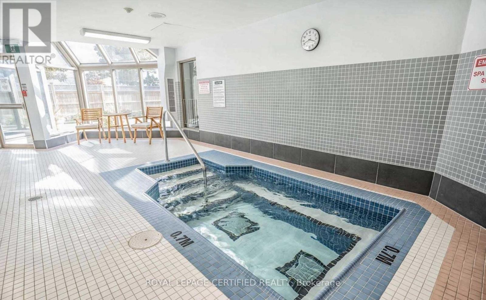 1409 - 700 Constellation Drive, Mississauga (Hurontario), Ontario  L5R 3G8 - Photo 33 - W12597354