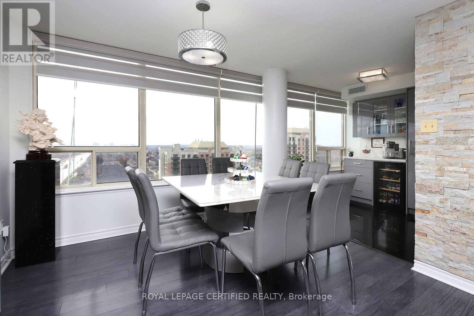 1409 - 700 Constellation Drive, Mississauga (Hurontario), Ontario  L5R 3G8 - Photo 9 - W12597354