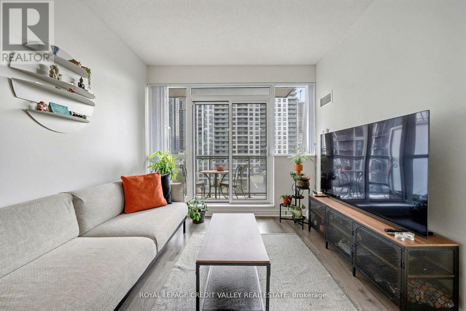 709 - 349 Rathburn Road W, Mississauga (City Centre), Ontario  L5B 0G9 - Photo 13 - W12597382