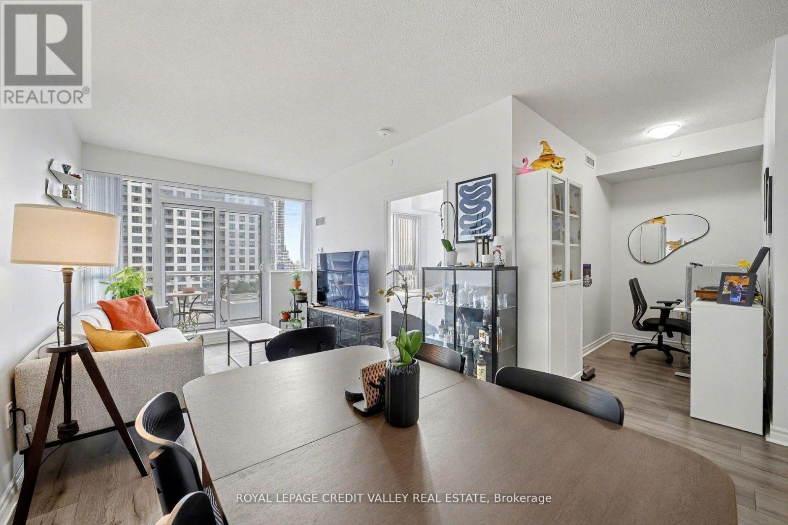 709 - 349 Rathburn Road W, Mississauga (City Centre), Ontario  L5B 0G9 - Photo 14 - W12597382