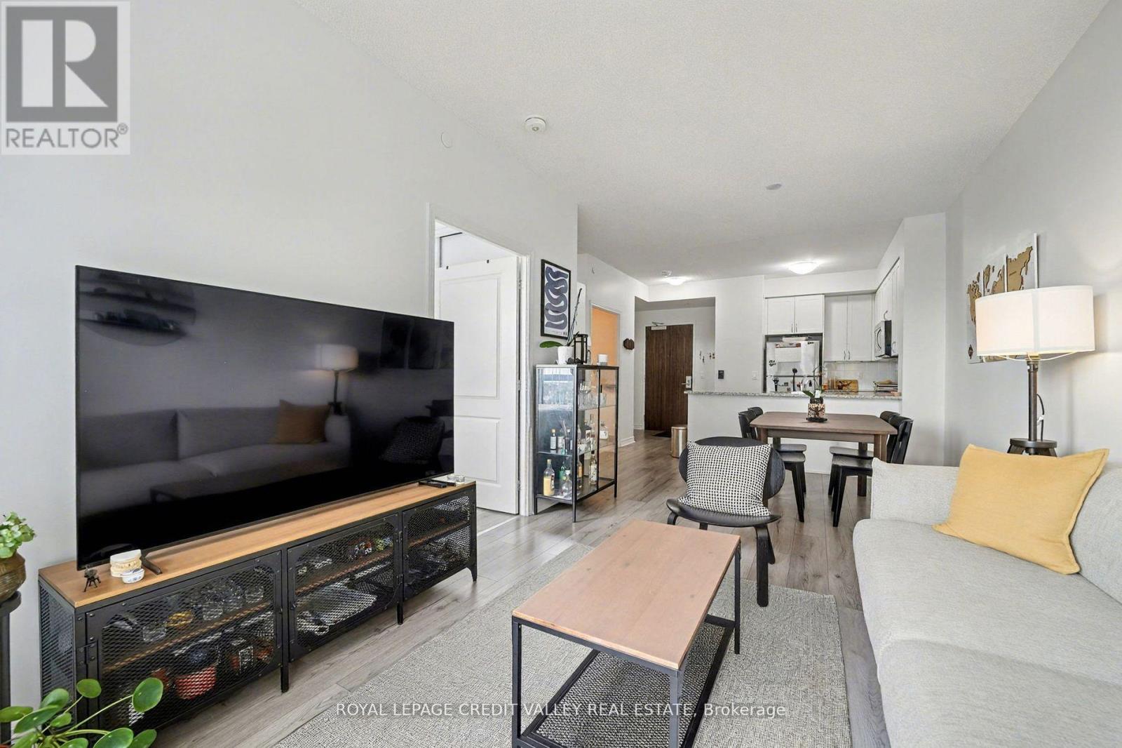 709 - 349 Rathburn Road W, Mississauga (City Centre), Ontario  L5B 0G9 - Photo 15 - W12597382