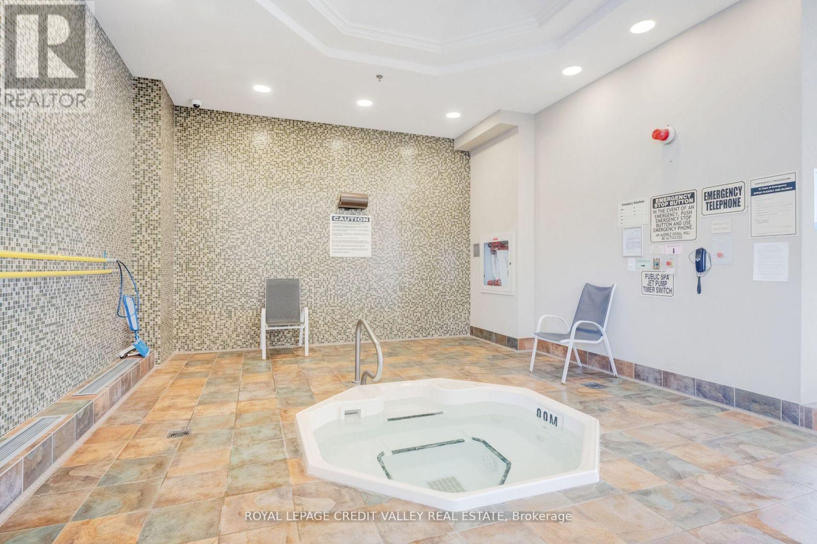 709 - 349 Rathburn Road W, Mississauga (City Centre), Ontario  L5B 0G9 - Photo 28 - W12597382